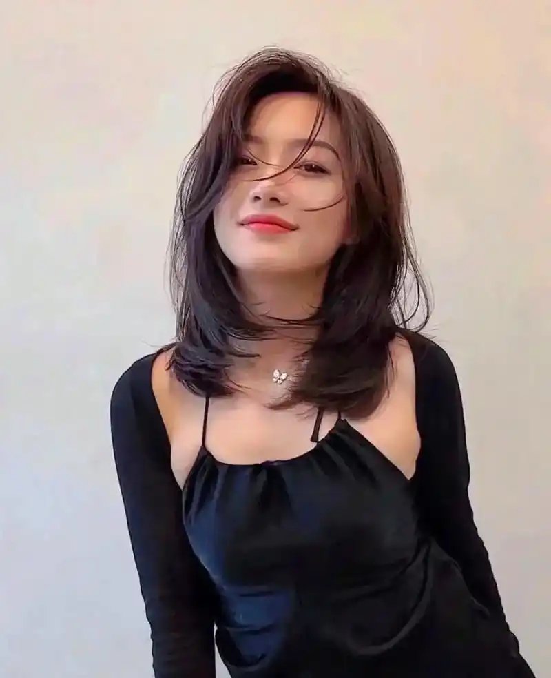 弧度锁骨烫 让女生们 不得不爱的一款网红发型17 - 抖音