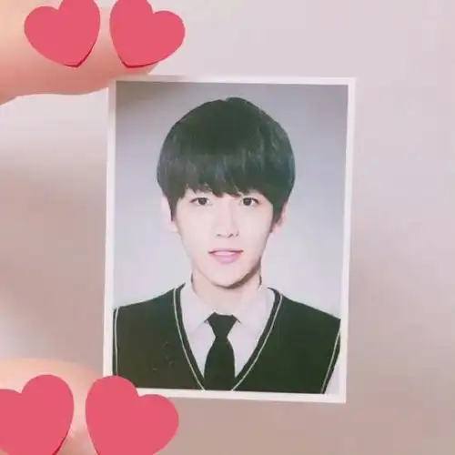 边伯贤#证件照好看的秘诀是脸