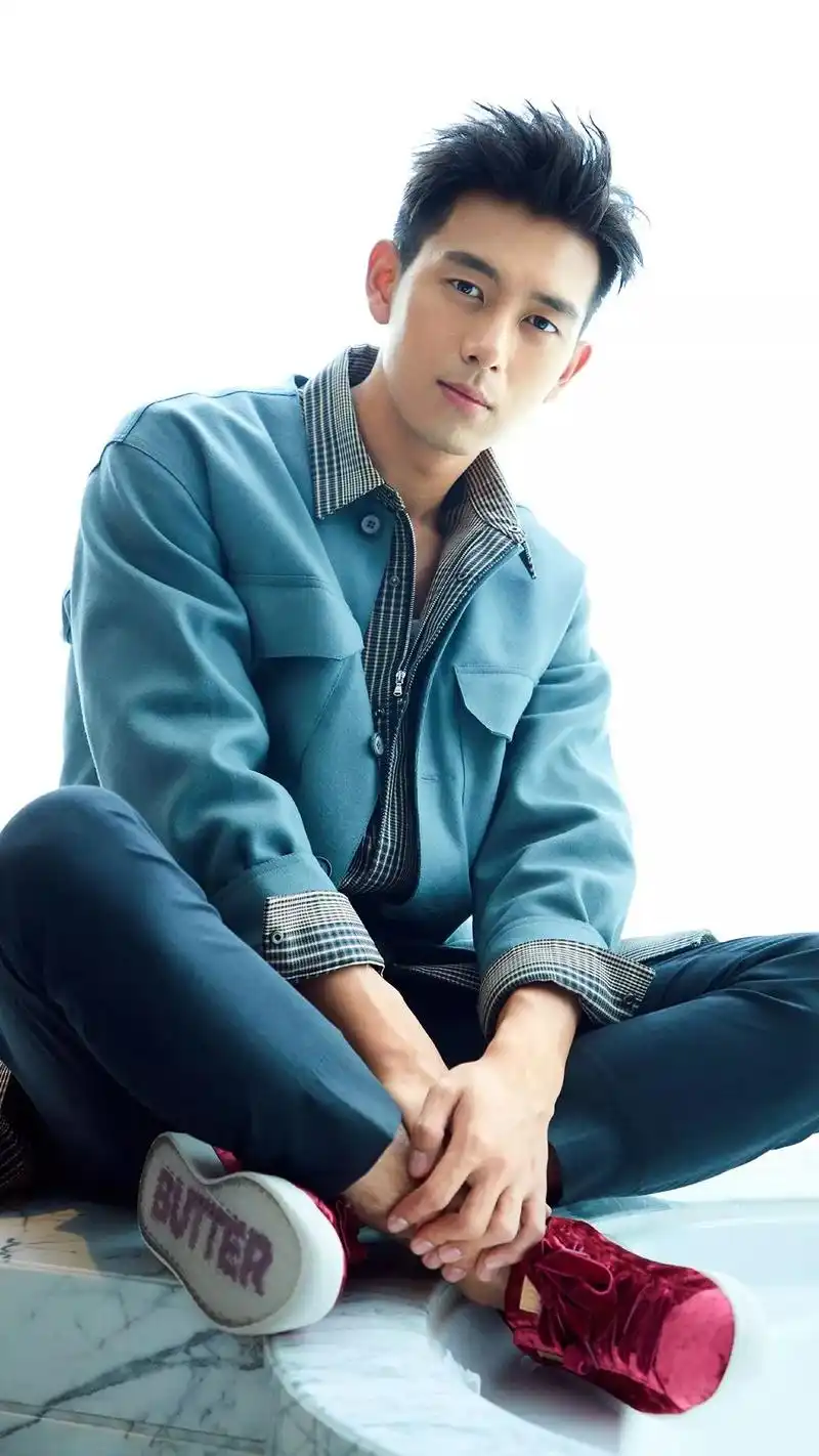 明星壁纸 | 李现 送给天现宝宝们