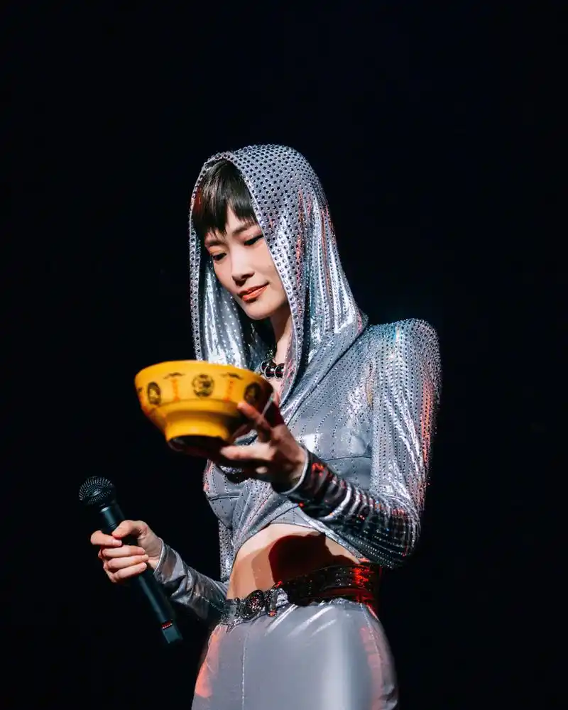 2023李宇春周末愉快演唱会##李宇春上海演唱会