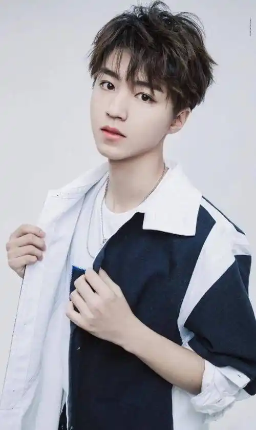 等了好久这个电影,演员王俊凯终于杀青了!_工作_王源今_部分