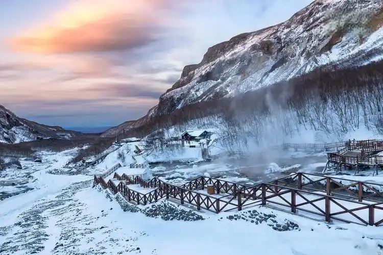 长白山旅游攻略 长白山景区是一个旅游胜地,有着悠久的历史和文化底蕴