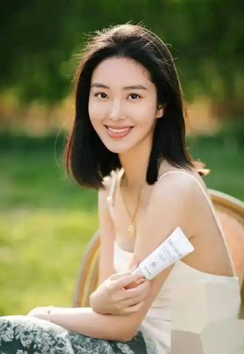 杨采钰写真曝光,性感身材与迷人气质让人无法抗拒!