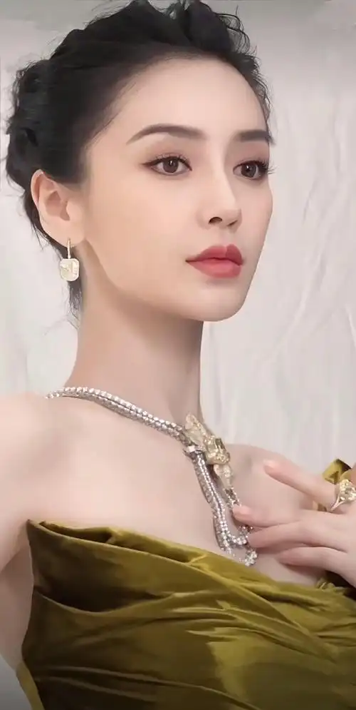 angelababy回眸照##杨颖对镜回眸