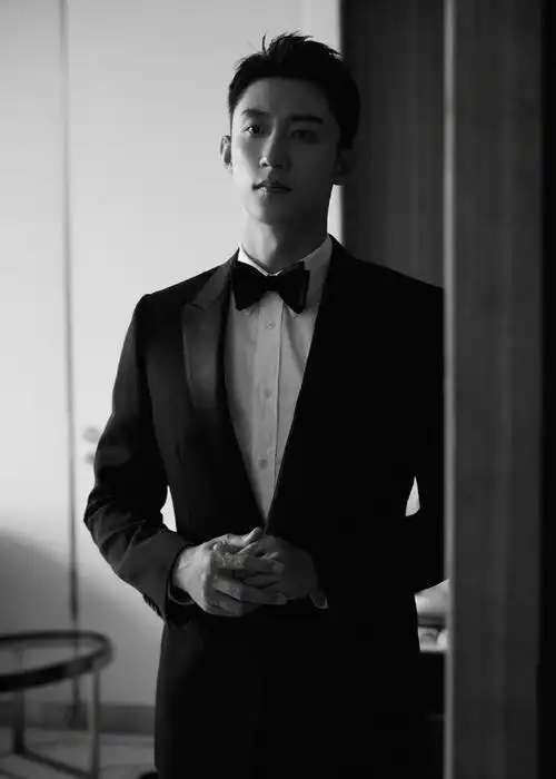 黄景瑜北影节黑西装造型##北京国际电影节