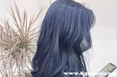不漂的蓝黑色掉色是什么颜色不飘蓝黑色头发褪色后图片