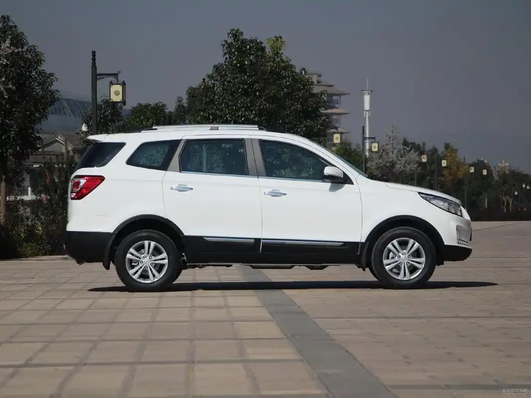 北汽幻速s3 2016款 1.5l mt 豪华型