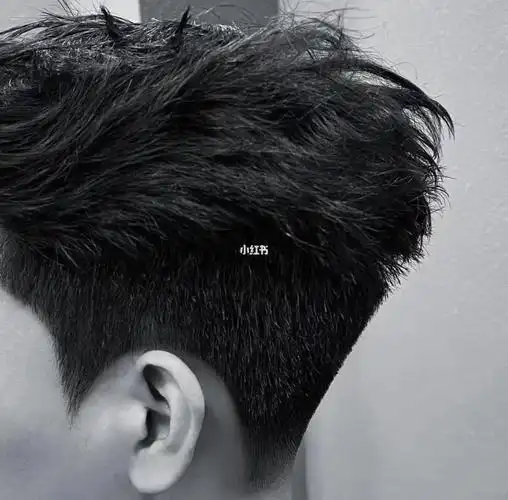 女孩子喜欢的男生发型侧面视角帅炸了