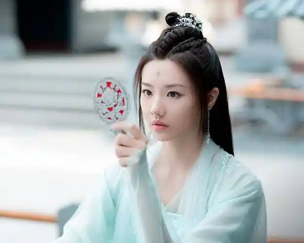 原创遇龙女二演技太尴尬她出演过的作品并不少还与鹿晗合作过