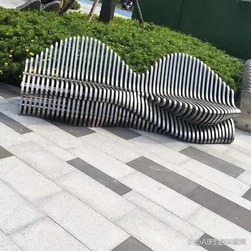 不锈钢假山造型坐凳雕塑定制