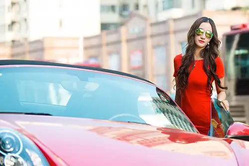 麻辣变形计热播楼佳悦成功转型麻辣女保镖