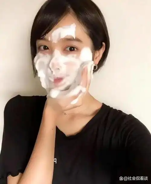 女生睡前记得做好这几个小习惯,皮肤细腻又光滑