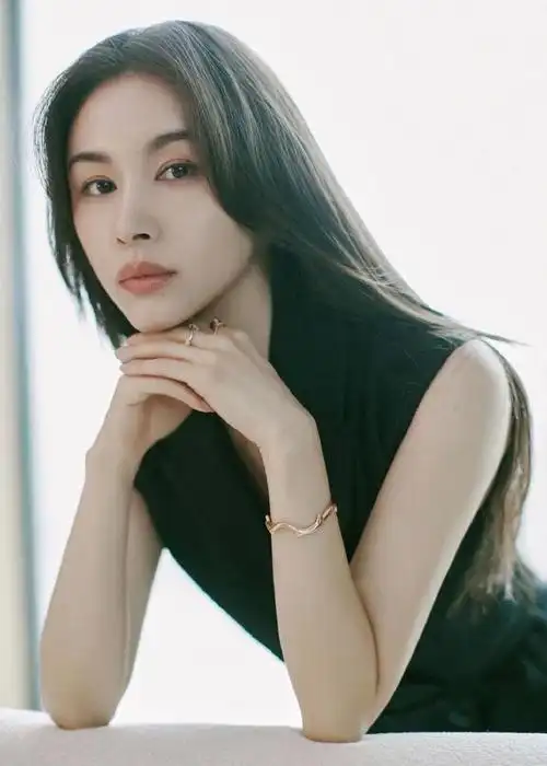 王子文换发型了##王子文最新活动状态#@王子文ava今日活动造型,不是