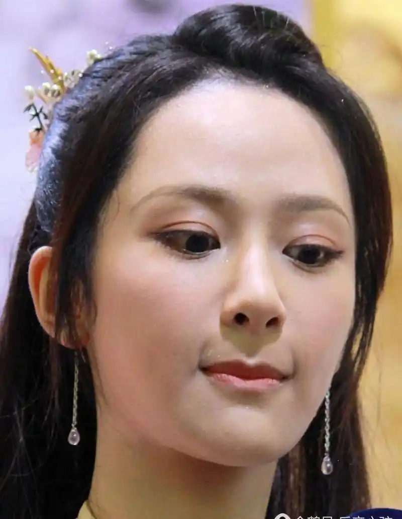 媒体爆料杨紫整容失败, 表情僵硬, 杨紫这样霸气回怼!