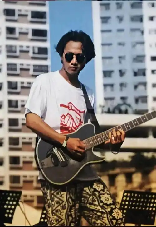 惨烈照片曝光:不想看到的一幕还是发生了……|情歌|新歌|黄家驹|演唱