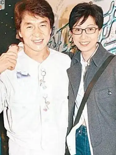 吴绮莉否认收三千万分手费 从未责怪成龙