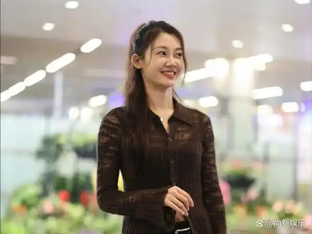 郑恺苗苗跳乘风2024主题曲动作优雅妩媚动人甜度爆表