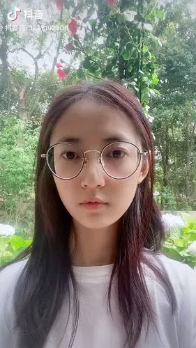 陈钰琪这波给几分算得上素颜了吧