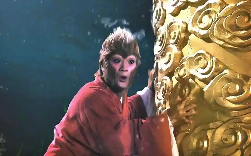 【西游记】孙悟空拿到金箍棒后,开心到模糊,差点把东海闹个底朝天