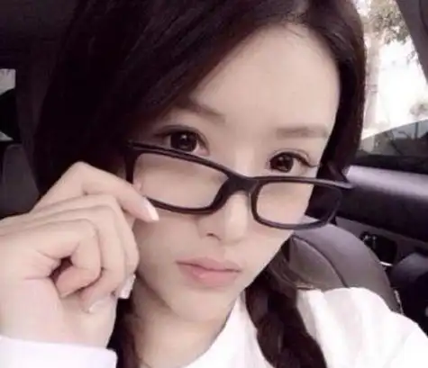 当年初恋女友张倩对王思聪说我们分手吧你连我想要的名牌包包都买不起