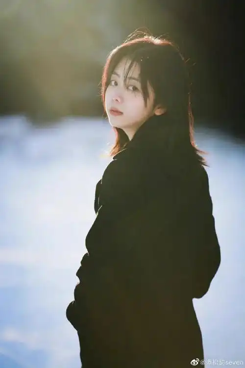 谭松韵雪景随拍##谭松韵新疆雪景库存plog