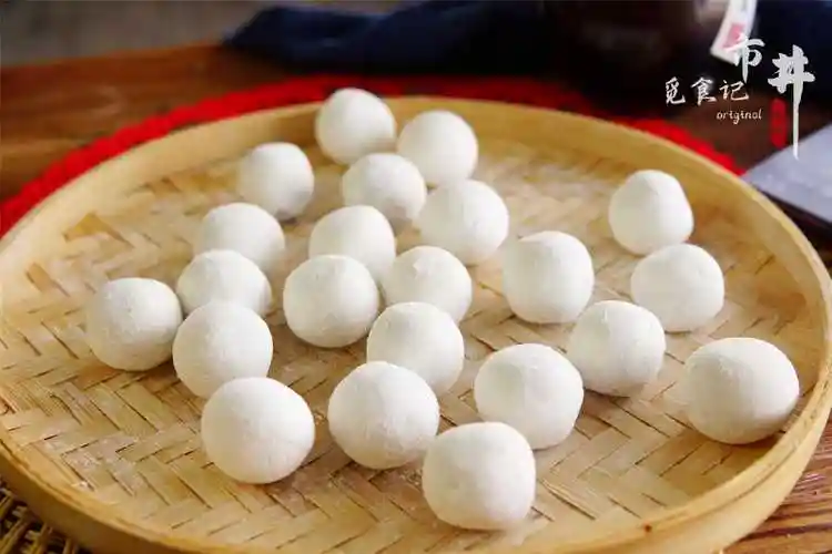 正月十五元宵节,1碗糯米粉包20个汤圆,少糖少油,比速冻的强