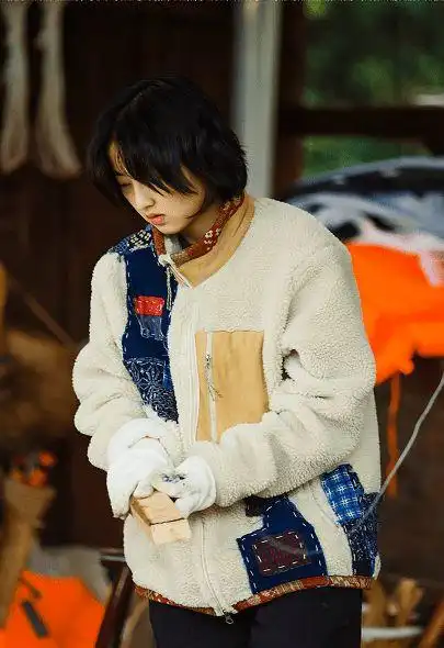 向往的生活:张子枫自弹自唱的歌曲好听,李雪琴掏鸡蛋真霸气!