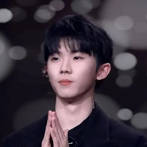 马嘉祺 好香的天鹅颈 好男的喉结#马嘉祺声生不息宝岛季