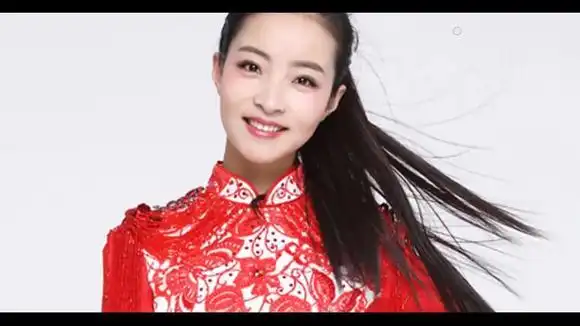 王小妮现场演唱《陕北女娃娃》温柔似水,清澈甜美,回味无穷!