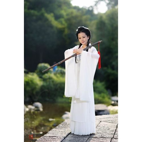 白色仙女装小龙女古装刘亦菲倩女幽魂服装汉服侠女装超仙摄影写真