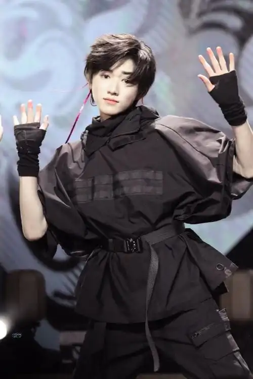 宋亚轩表情管理绝了#宋亚轩的舞台神图合集～不仅气场全开超a超寥人