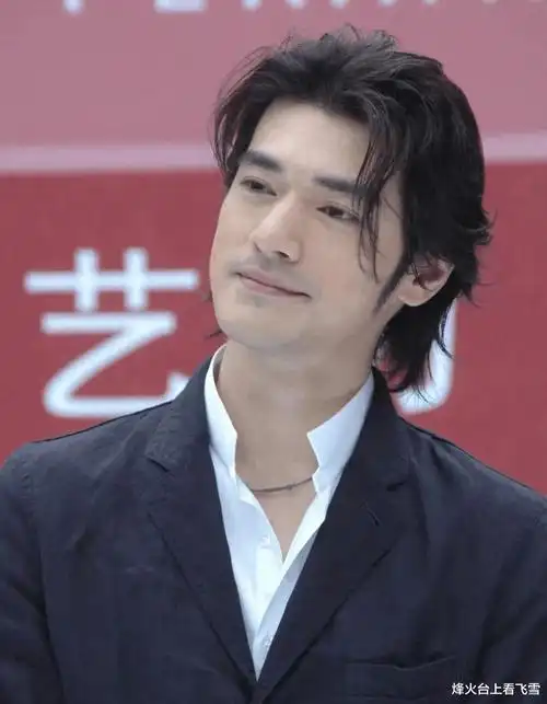 51岁金城武复出画风太戳人!网友爆哭:这才是内娱最缺的脸