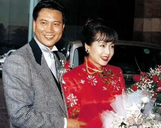 河南女婿万梓良与恬妞离婚28年又娶小16岁娇妻没烦恼