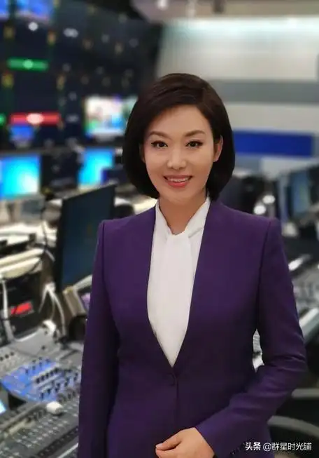 郑丽:想当老师却做了主持人,央视努力18年,成《新闻联播》主播_网易