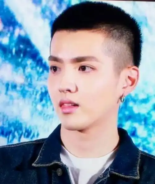 板寸才是检验帅哥的唯一标准,娱乐圈男明星彭于晏,吴亦凡,杨洋,赵又廷