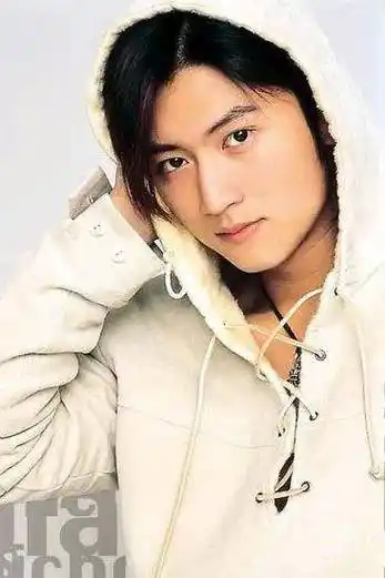 原创谢霆锋爱情大揭秘三人感情纠葛王菲小青霞谁才是他最爱的女人