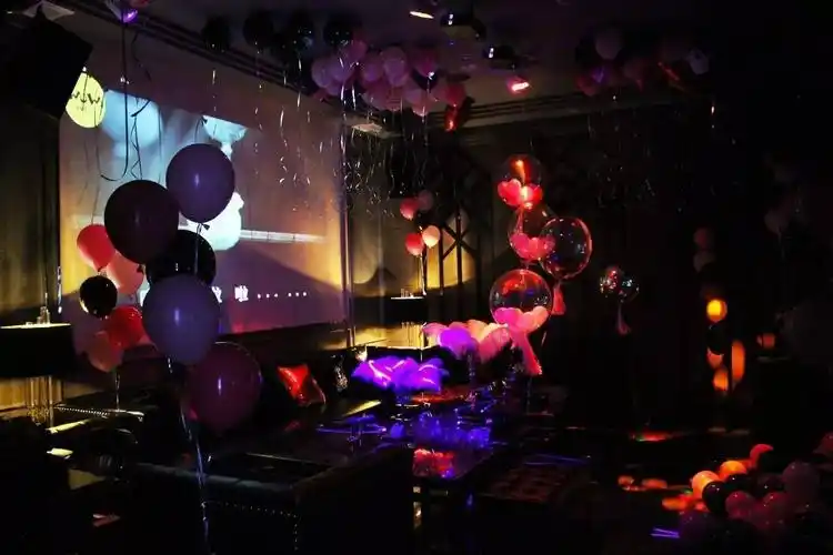 走去义乌之心这家新开的ktv唱歌不要钱送波福利