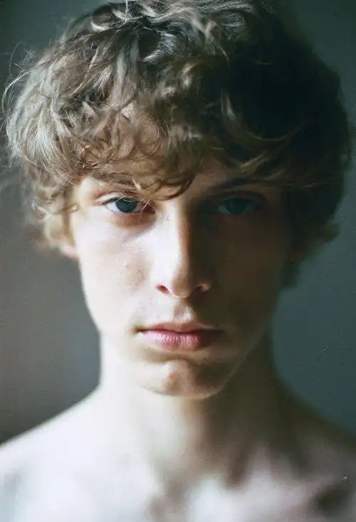 自然卷男生适合什么发型,卷发图片,发型图片