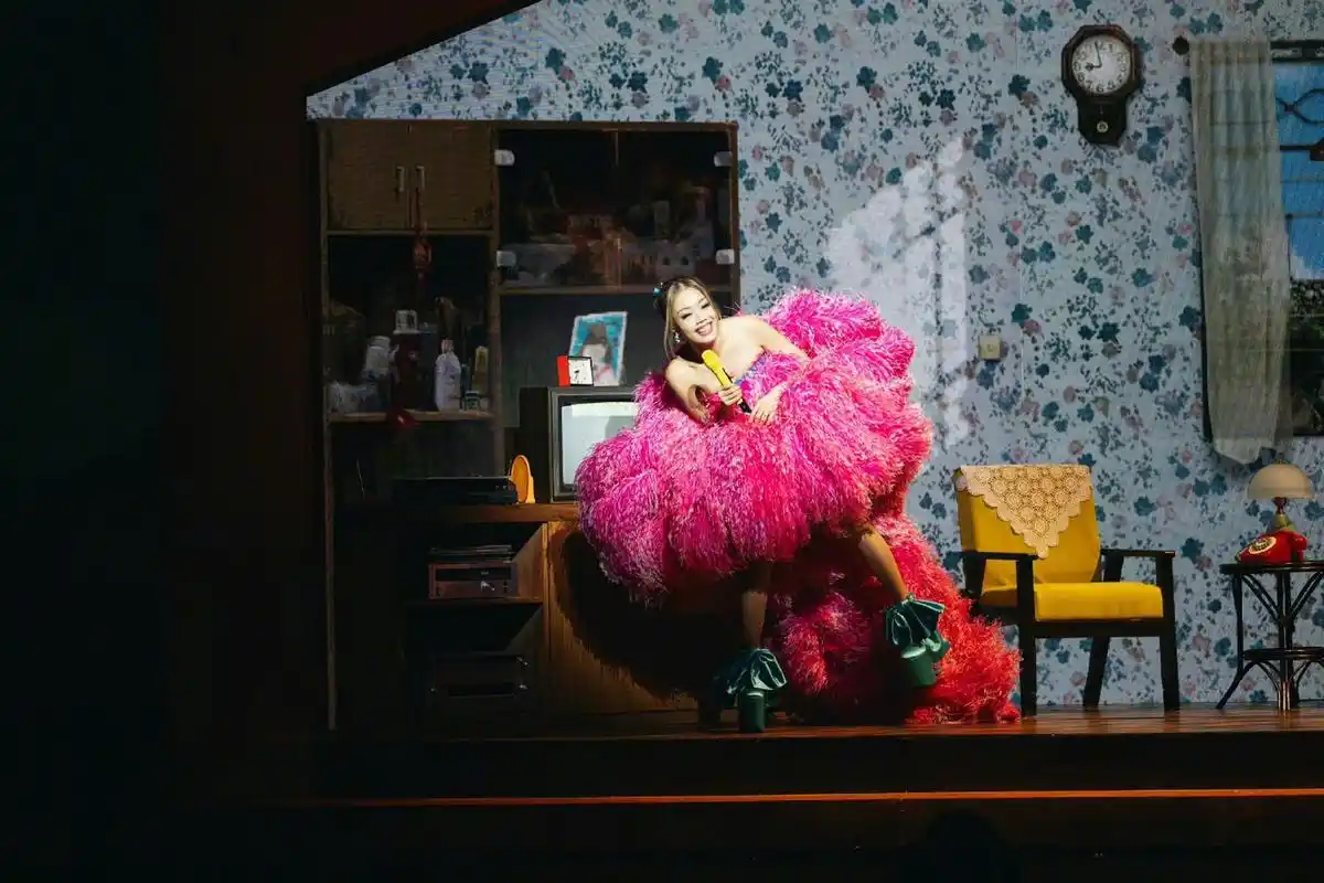 容祖儿演唱会上的裙子看着好暖和啊![嘻嘻][嘻嘻][嘻嘻]