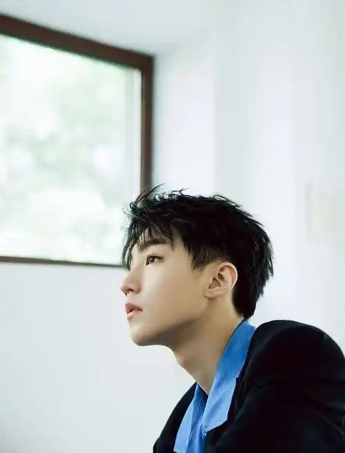 王俊凯少年如风.王俊凯午后大片.