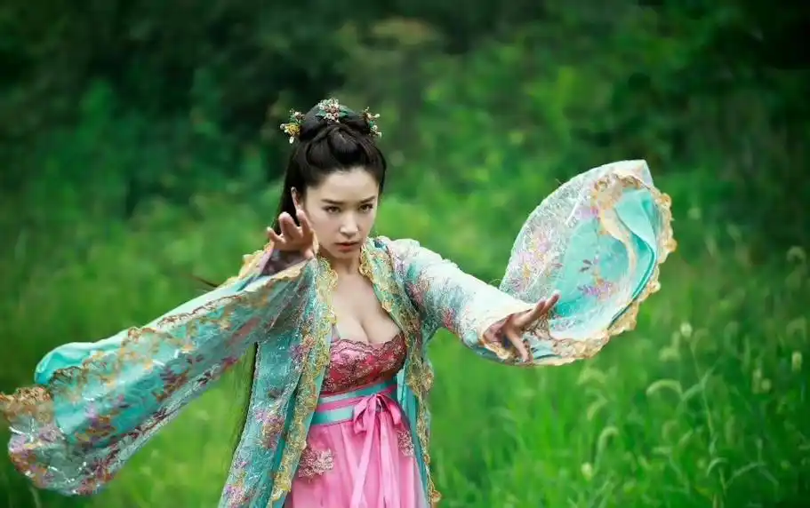 阚清子的古装造型太大胆?看到她的早期古装造型,我明白了!