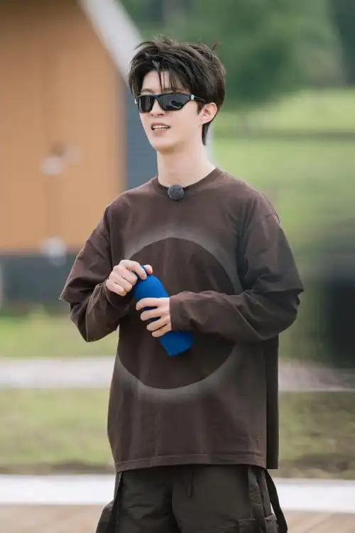 范丞丞超话简单松弛中享受自然,感受白桦林中的满满能量91内蒙站