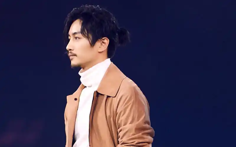 陈晓帅气时尚壁纸_那年花开月正圆沈星移