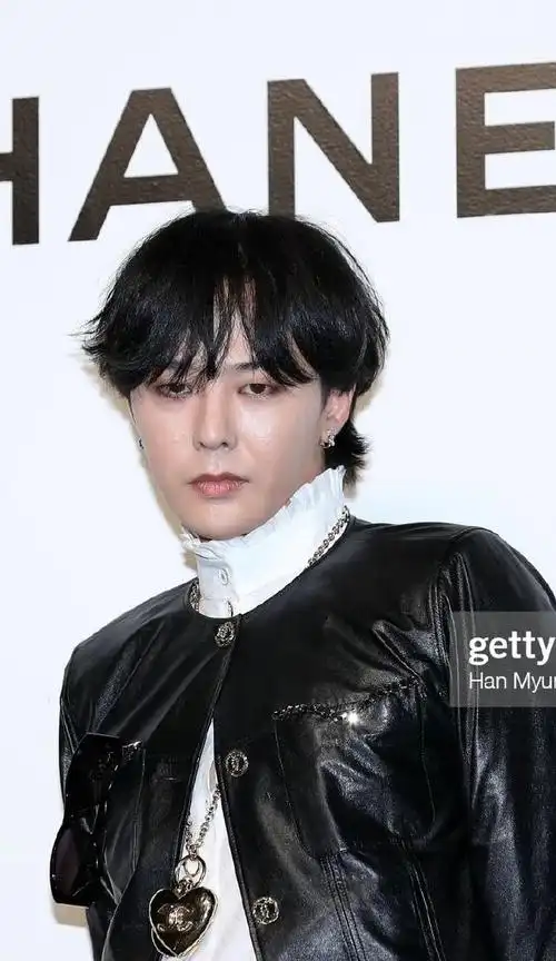 曾经是韩国爱豆停留的权志龙最新生图来了,但是在看完他的这组照片