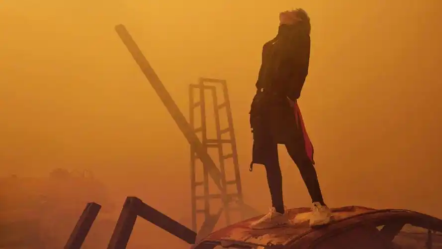 电脑壁纸 明星 大陆明星 王一博末世大片时尚帅气迷人写真