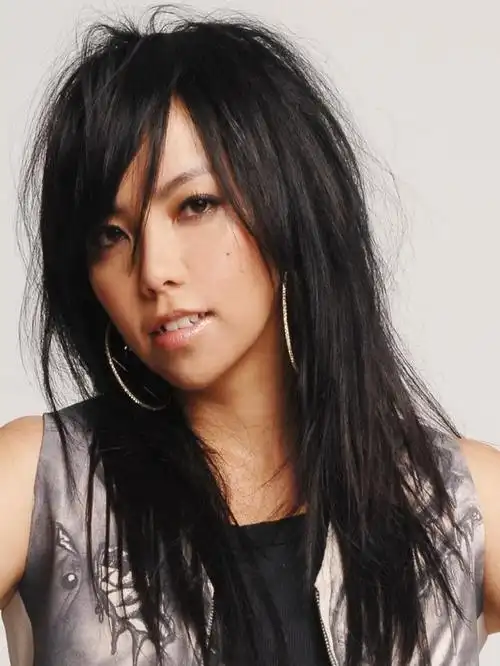 90年代的华语歌坛,中国台湾女歌手张惠妹绝对是个轰雷贯耳的名字,她