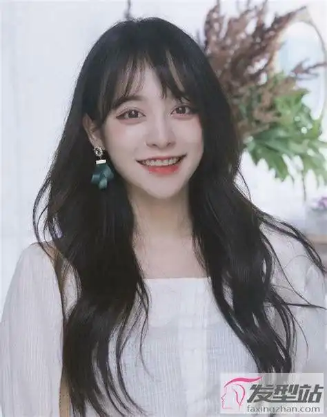 长头发女生怎样打理好看 时尚显气质分分钟变女神-长发发型-发型站