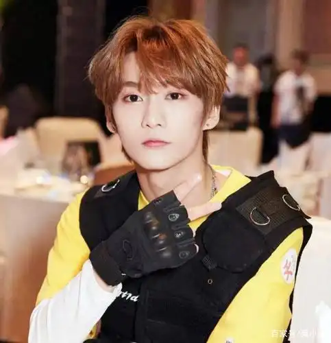 99年的艺人黄智博口罩诈骗:这个世界比假更假,也比真更真