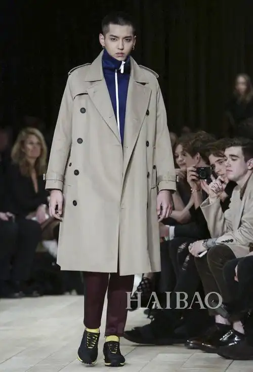 吴亦凡burberry t台献处女秀,称不是故意要抢饭碗