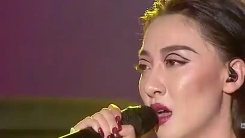 王金金尽显沧桑声线嘶吼献唱北京北京苦诉心事